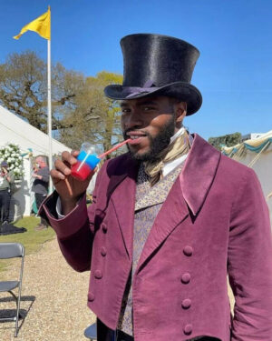 Bridgerton S02 Will Mondrich Purple Tailcoat